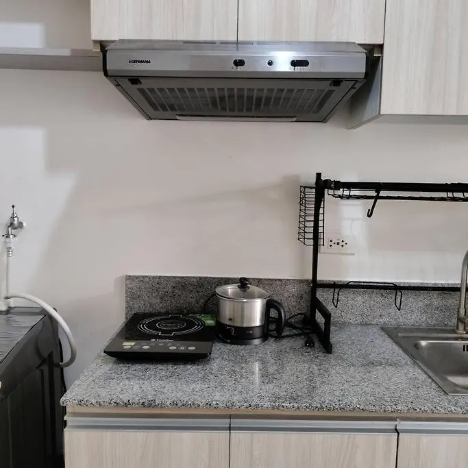 Apartment New Cozy Condo Unit W/ Wifi Next To Abreeza Davao